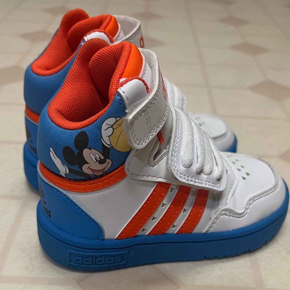 Adidas Disney Mickey Mouse baby sneakers size 7k